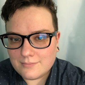 Meet your Posher, Chloe